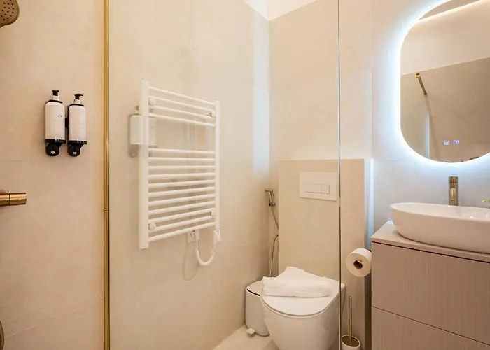 K51 - Kiraly Boutique - Location By Bqa Apartment *